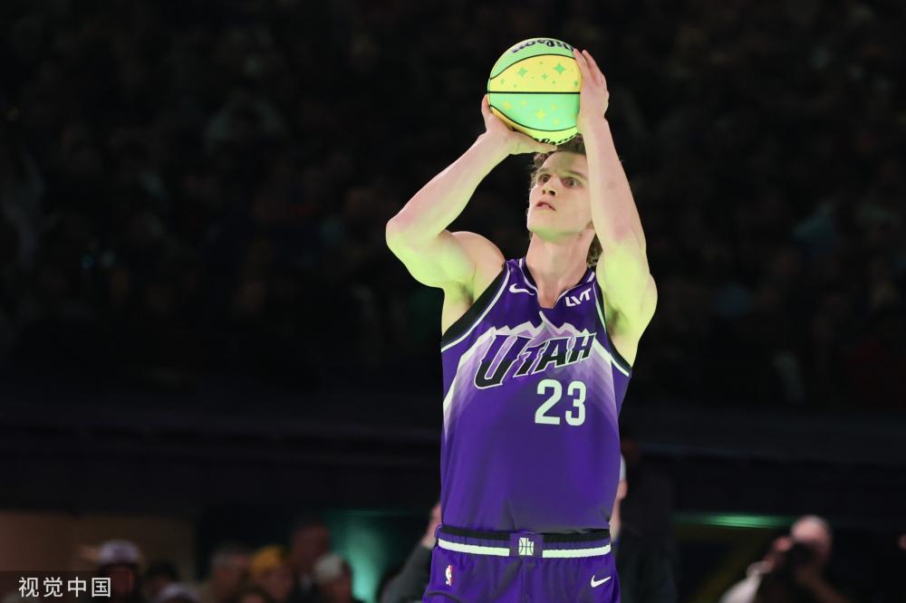 广州队在防 广州队在防